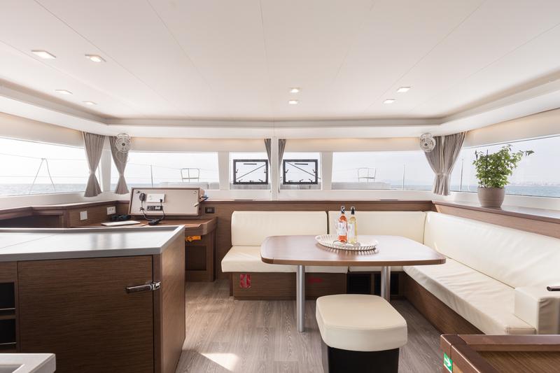 Book yachts online - catamaran - Lagoon 450  Flybridge - Myrto | A/C, Gen, Watermaker, 12 pax - rent