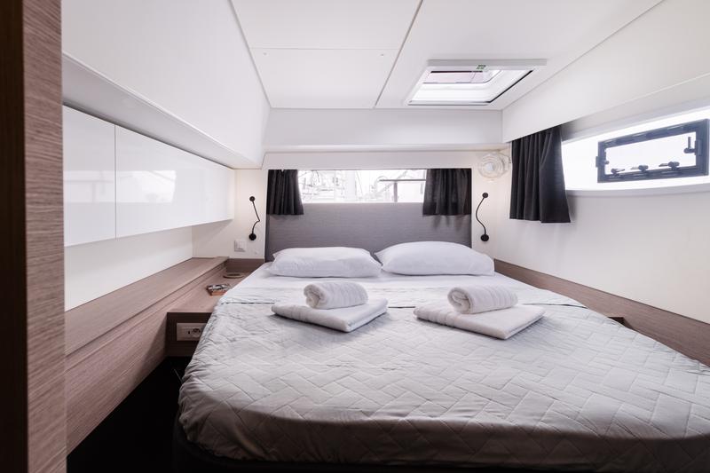 Book yachts online - catamaran - Elba 45 - Vienna Pearl | A/C, Gen, Water-maker, 12 pax - rent