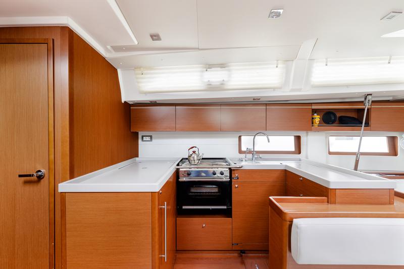 Book yachts online - sailboat - Oceanis 51.1 - Viennastar | A/C, Gen, Water maker, 12 pax - rent