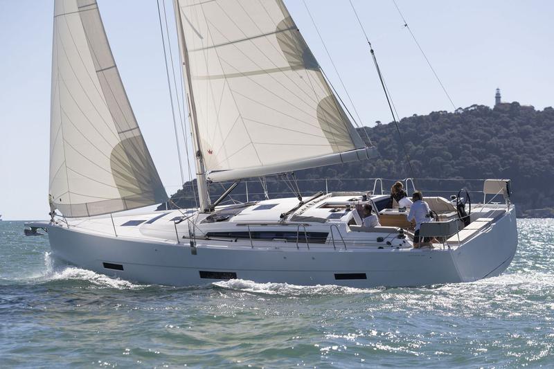Book yachts online - sailboat - Dufour 430 - Triumph - rent