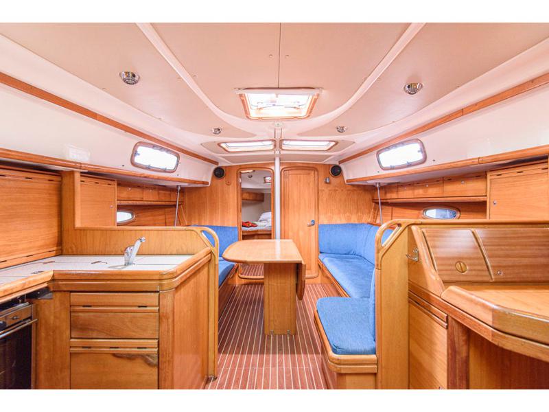 Book yachts online - sailboat - Bavaria 37 Cruiser - Gigiona - rent