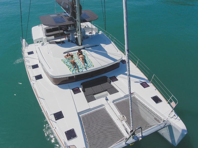 Book yachts online - catamaran - Lagoon 52F - Blue Moon - rent