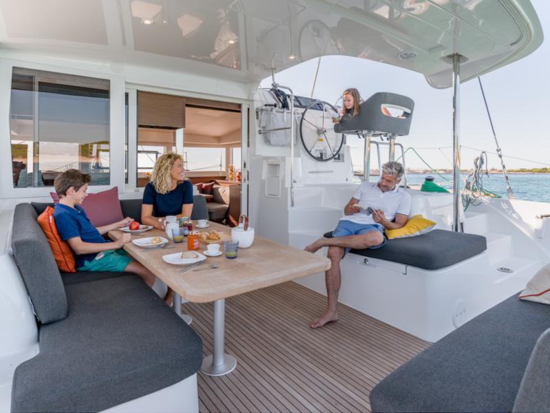 Book yachts online - catamaran - Lagoon 40 - 4Cab/2Hd - K-35 - rent