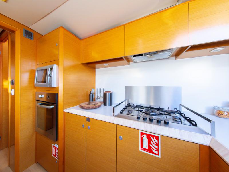 Book yachts online - catamaran - Lagoon 620 - Jyohana - rent