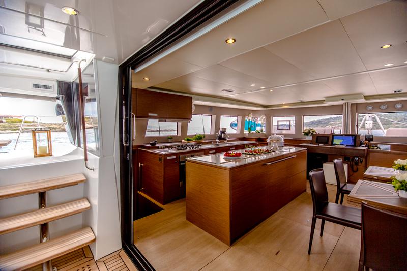 Book yachts online - catamaran - Lagoon 620 - Valium 62 - rent