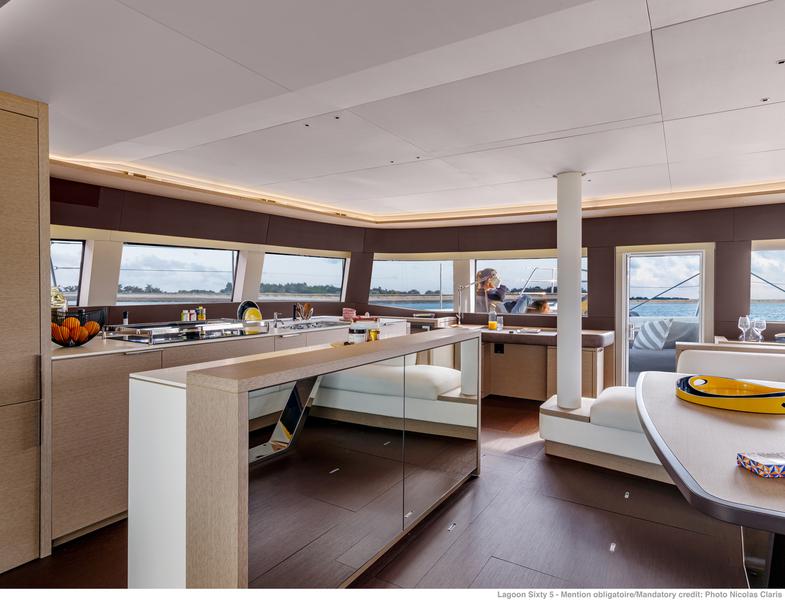 Book yachts online - catamaran - Lagoon Sixty 5 - WHITE CAPS - rent