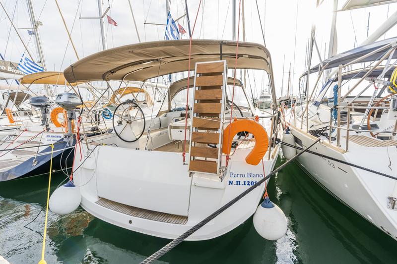 Book yachts online - sailboat - Sun Odyssey 519 -  5 cabs - PERRO BLANCO - rent