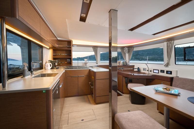 Book yachts online - catamaran - Lagoon 46 - Constellation  - rent
