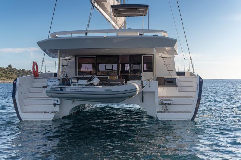 Book yachts online - catamaran - Dufour 48 Catamaran - UNO - rent