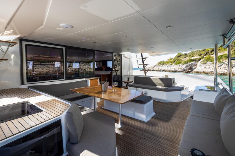 Book yachts online - catamaran - Dufour 48 Catamaran - UNO - rent