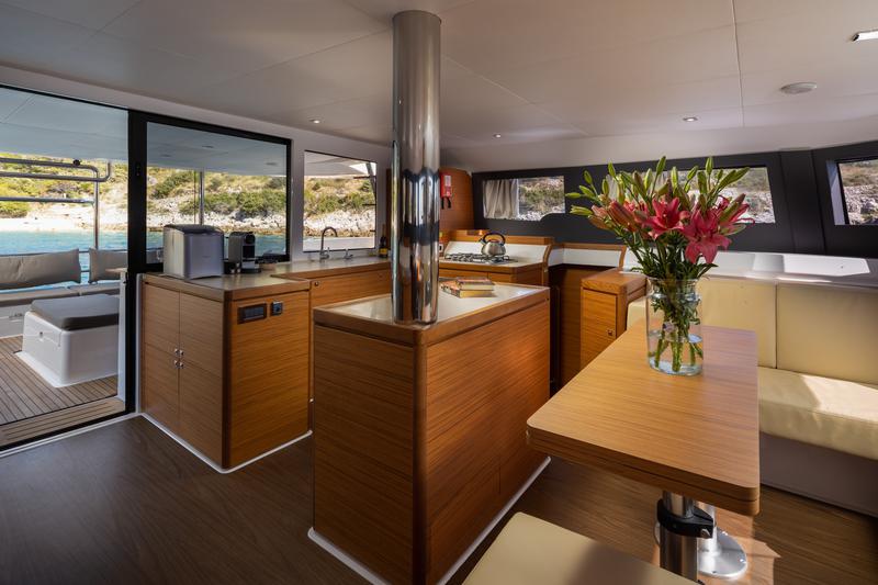 Book yachts online - catamaran - Dufour 48 Catamaran - UNO - rent