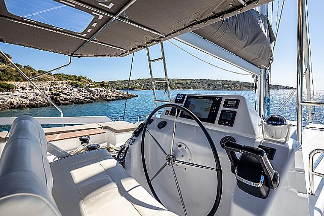 Book yachts online - catamaran - Dufour 48 Catamaran - AVE - rent