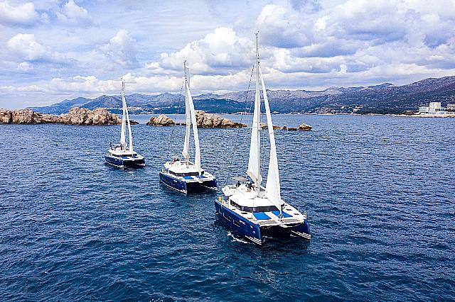 Book yachts online - catamaran - Dufour 48 Catamaran - AVE - rent