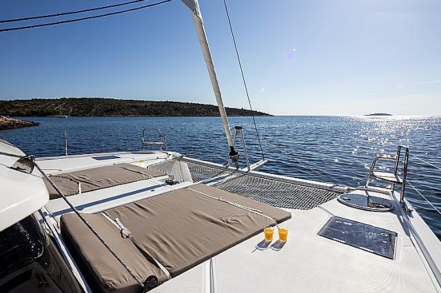 Book yachts online - catamaran - Dufour 48 Catamaran - AVE - rent