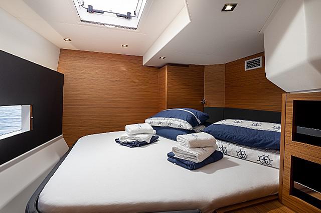 Book yachts online - catamaran - Dufour 48 Catamaran - AVE - rent