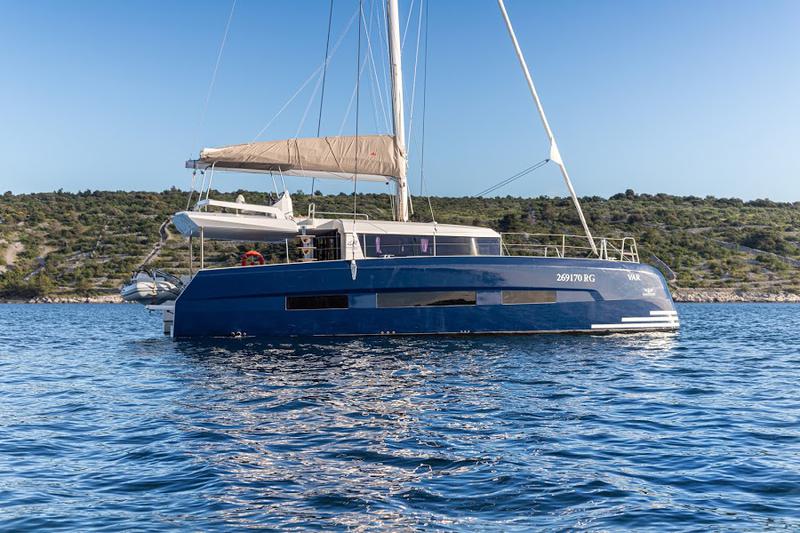 Book yachts online - catamaran - Dufour 48 Catamaran - LER - rent