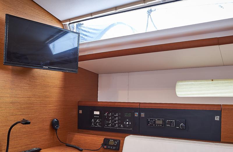 Book yachts online - sailboat - Sun Odyssey 519 - Aysha - rent
