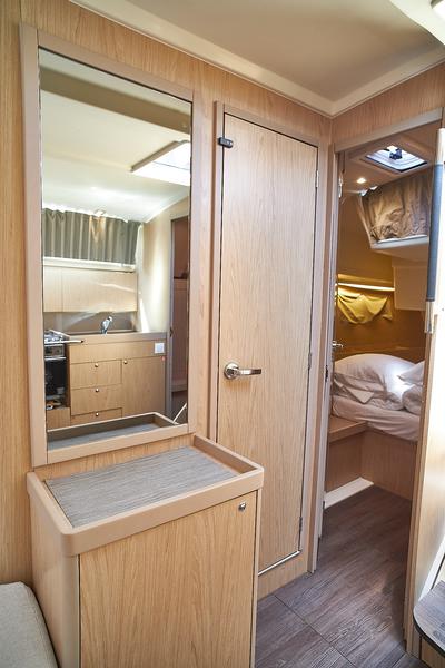 Book yachts online - sailboat - Oceanis 41.1. - White Beauty - rent