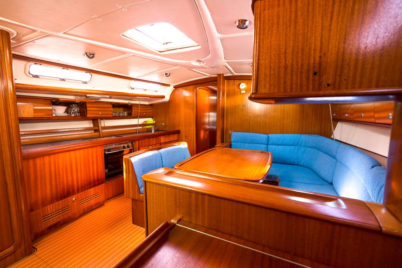 Book yachts online - sailboat - Bavaria 44 - Anis (Mainsail 2015, Genoa 2013) - rent