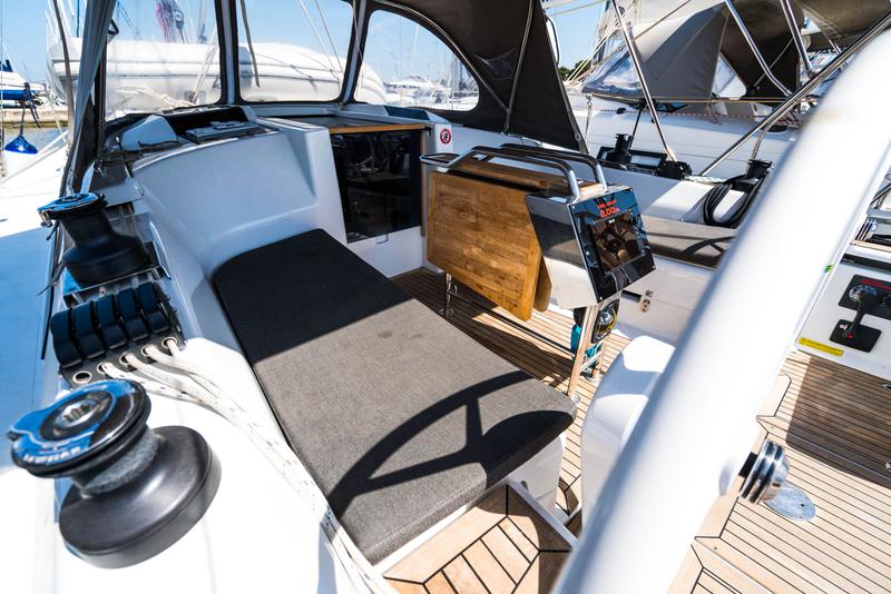 Book yachts online - sailboat - Hanse 345 - Anabella - rent