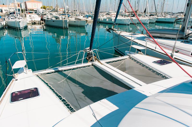 Book yachts online - catamaran - Lagoon 380 S2 - Zen (A/C-Generator) (Rebuilt 2019) - rent