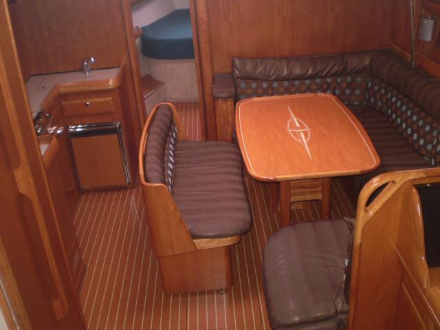 Book yachts online - sailboat - Bavaria 42 Cruiser - Santa Maria - rent