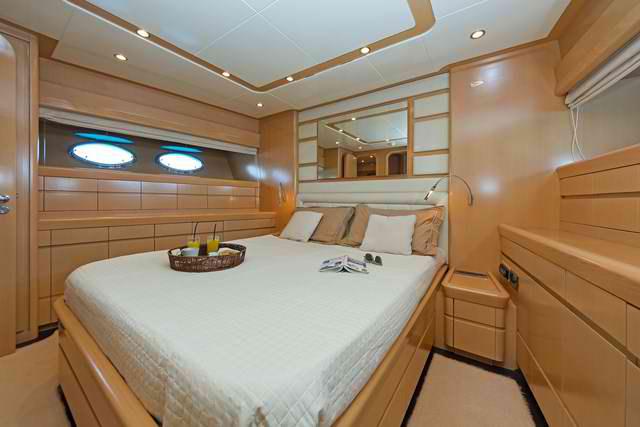 Book yachts online - motorboat - Posillipo Technema 65 - no name - rent