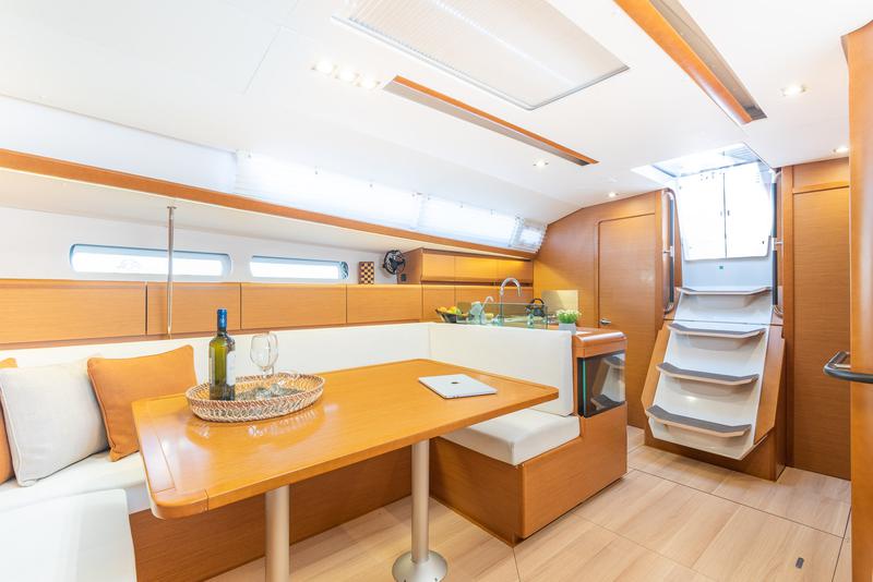 Book yachts online - sailboat - Sun Odyssey 449 - Asante - rent
