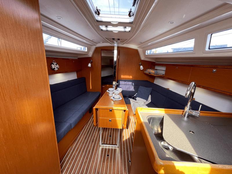 Book yachts online - sailboat - Bavaria 34 Cruiser - Siesta - rent