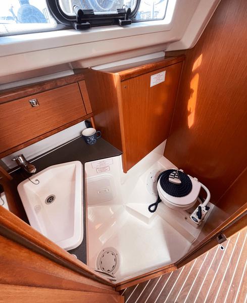 Book yachts online - sailboat - Bavaria 34 Cruiser - Siesta - rent