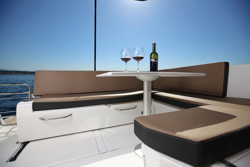 Book yachts online - motorboat - Merry Fisher 895 - VIP 3029ZD - rent