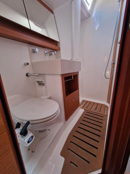Book yachts online - sailboat - Dufour 530 Grand Large - Albus - rent