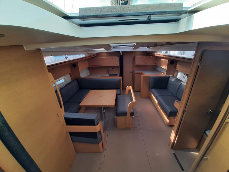 Book yachts online - sailboat - Dufour 520 Grand Large - Sirius - rent