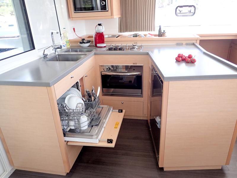 Book yachts online - catamaran - Lagoon 450 - ARCTIC PRINCE (WITH AC&amp;GENERATOR) - rent