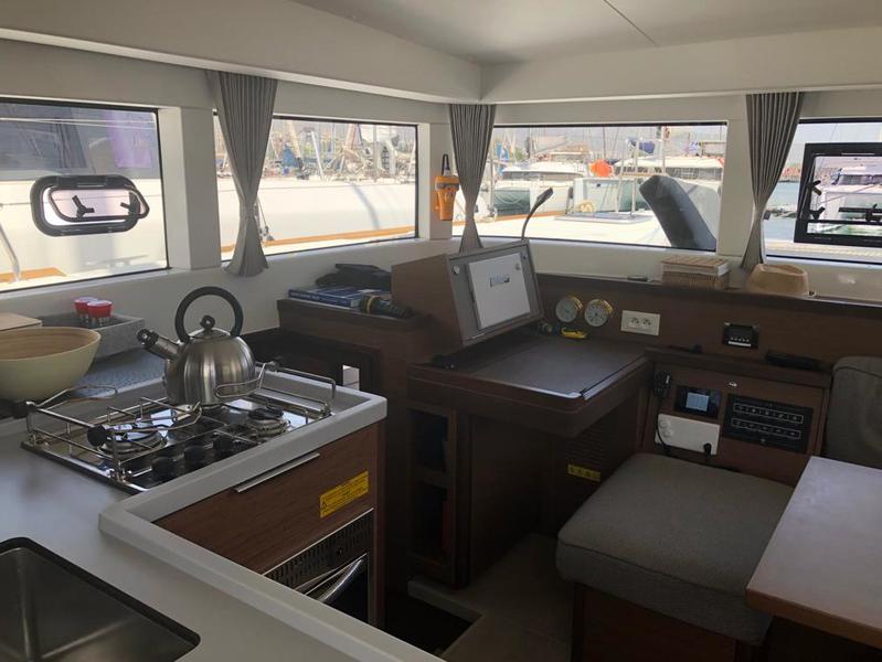 Book yachts online - catamaran - Lagoon 40 - Sunshine - rent