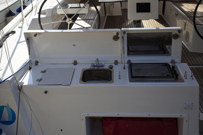 Book yachts online - sailboat - Dufour 430 Grand Large - Lana V - rent