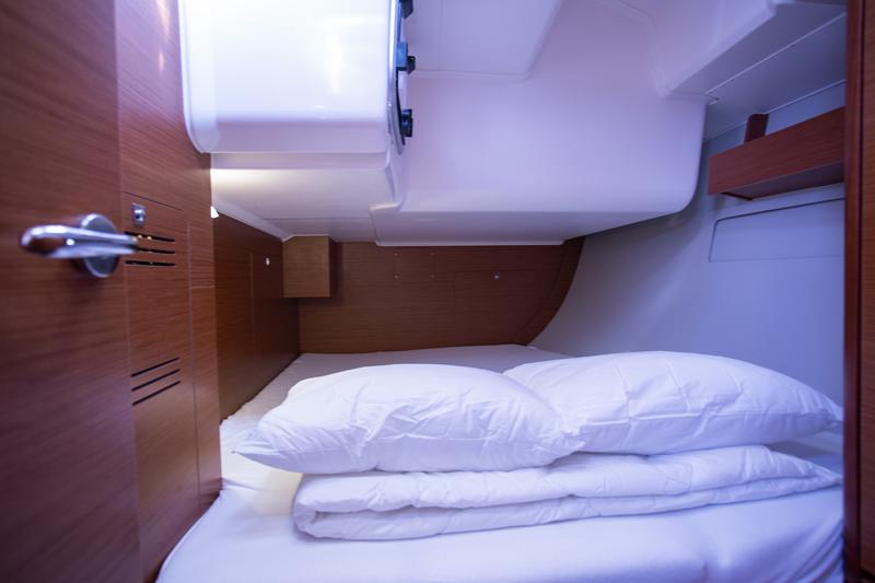 Book yachts online - sailboat - Dufour 412 Grand large - Eva - rent