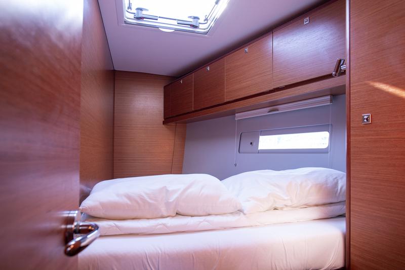 Book yachts online - sailboat - Dufour 520 Grand Large - Lateja - rent