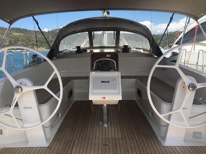 Book yachts online - sailboat - Bavaria Cruiser 46 - Santiago - rent