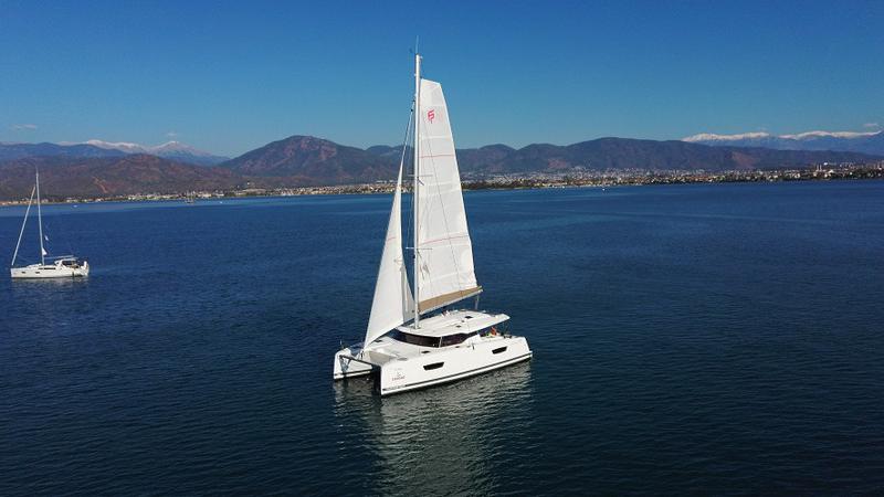 Book yachts online - catamaran - Astréa 42 - Gloria - rent