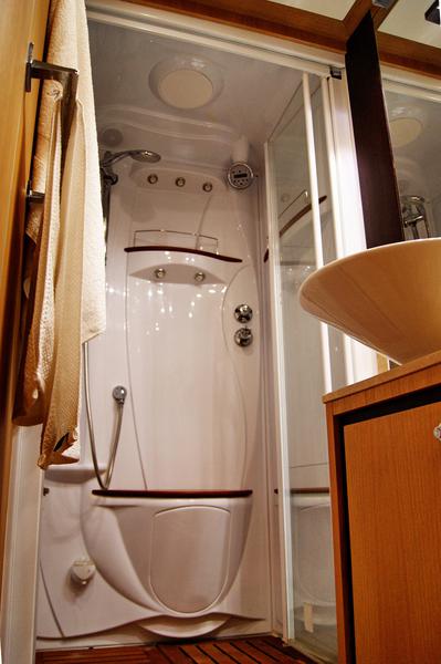 Book yachts online - motorboat - Abacus 70 - Noi Quattro - rent