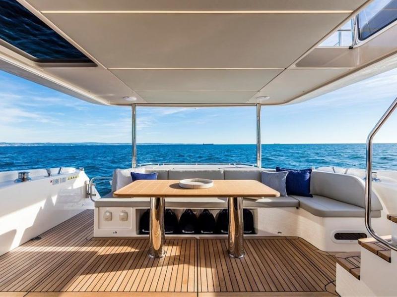 Book yachts online - motorboat - Absolute 50 Fly - Moj Mir - rent
