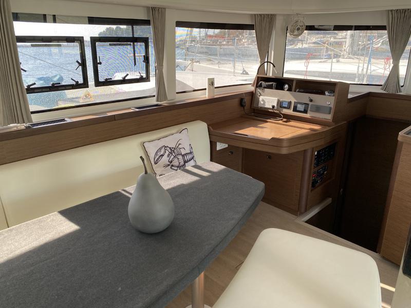 Book yachts online - catamaran - Lagoon 42 (A/C, Watermaker, Gen) - ORSA (AC/Gen/W.Maker - rent