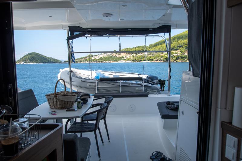 Book yachts online - catamaran - Lagoon 42 (A/C, Watermaker, Gen) - ZAKI - rent