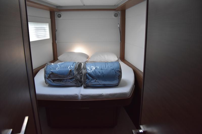 Book yachts online - catamaran - Lagoon 46 | SKIPPER MANDATORY - BOREAS AC, Gen, W.maker - rent