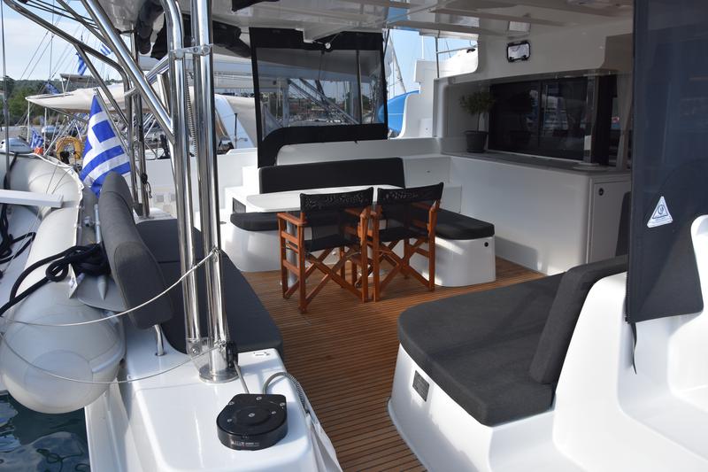 Book yachts online - catamaran - Lagoon 46 | SKIPPER MANDATORY - BOREAS AC, Gen, W.maker - rent