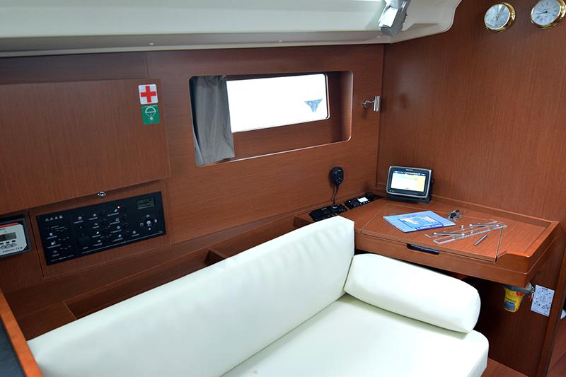 Book yachts online - sailboat - Oceanis 41.1 - Norma (Refit 2022) - rent
