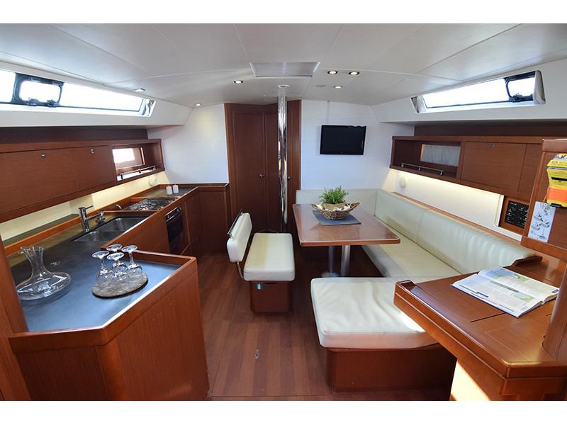Book yachts online - sailboat - Oceanis 45 - Aida (Refit 2019) - rent