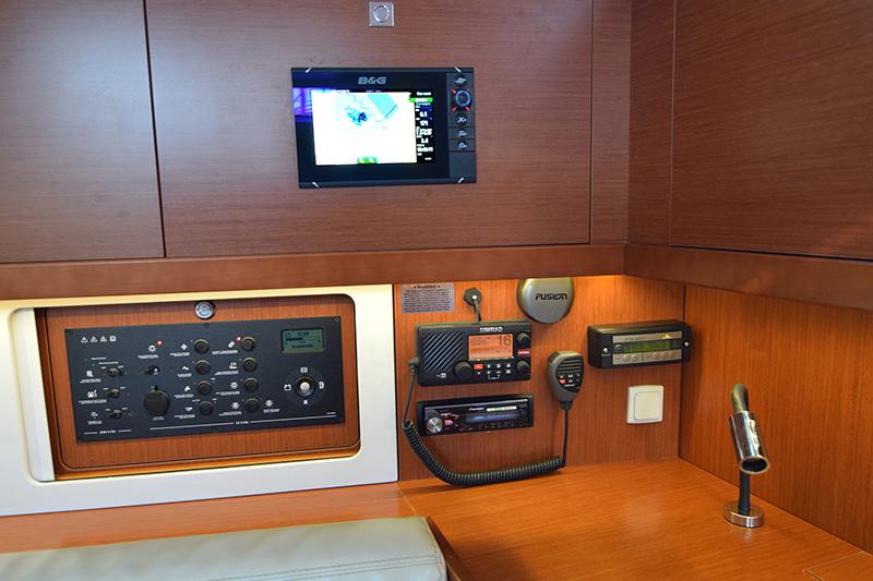 Book yachts online - sailboat - Oceanis 45 - Aida (Refit 2019) - rent