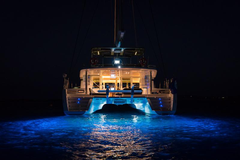 Book yachts online - catamaran - Lagoon 52 - Flow - rent
